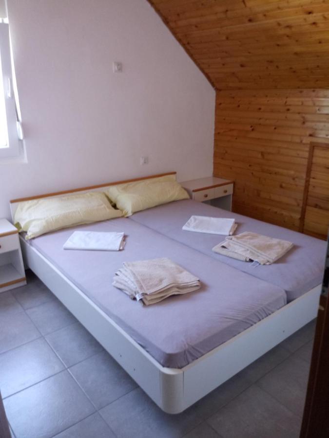 Apartament .....Und Der Hund Darf Mit Privlaka  Zewnętrze zdjęcie